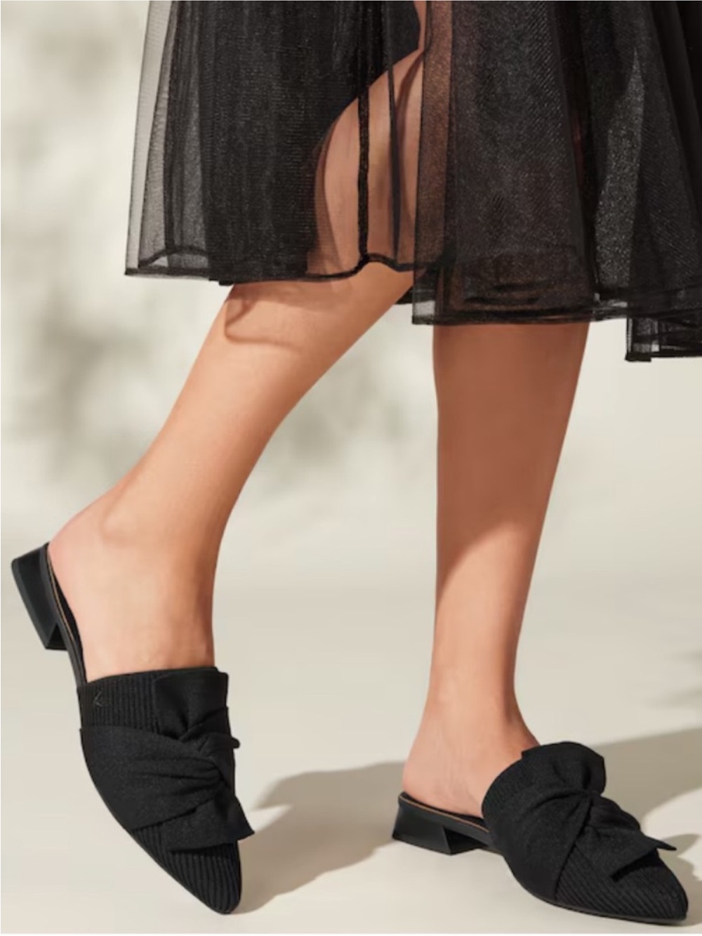 Vivaia Yaffa Pro Pointed-Toe Knot Mule Sandals in Black Sparkle Size 8.5